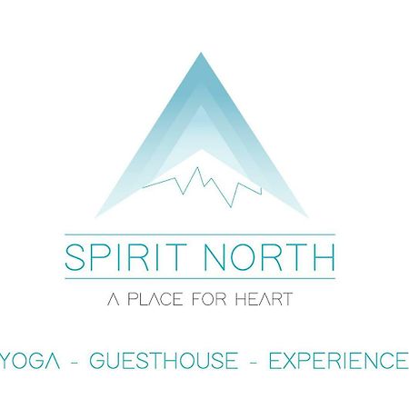 Spirit North Guesthouse Хусавик Экстерьер фото